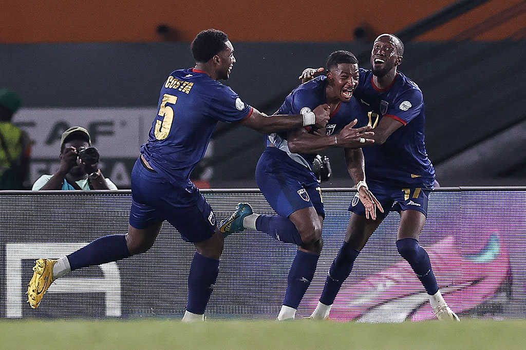 Namun, kemenangan Mesir yang sudah di depan mata hilang setelah Cape Verde mencetak gol balasan melalui Bryan Teixeira pada menit ke-99. Skor menjadi 2-2.