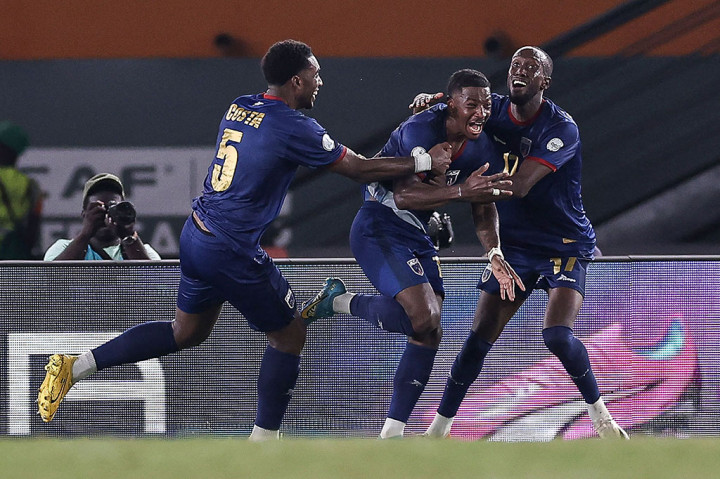 Namun, kemenangan Mesir yang sudah di depan mata hilang setelah Cape Verde mencetak gol balasan melalui Bryan Teixeira pada menit ke-99. Skor menjadi 2-2.