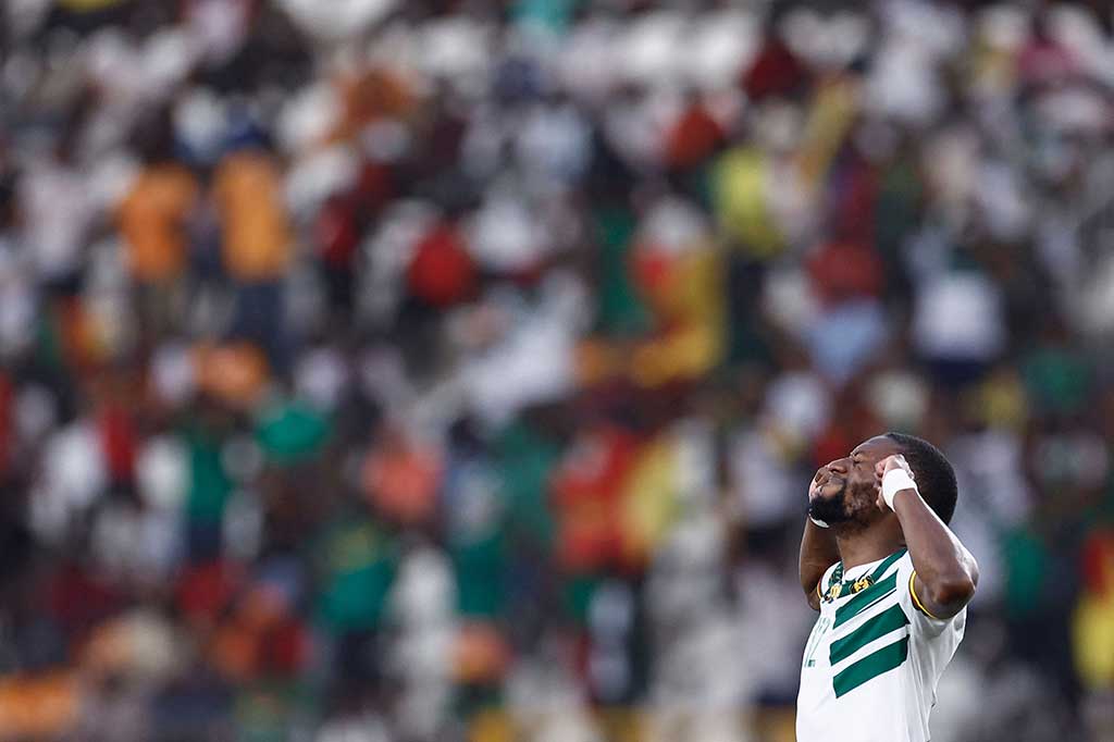 Juara lima kali Piala Afrika itu awalnya unggul lebih dulu lewat sundulan Karl Toko Ekambi di babak kedua. Umpan lambung dari Georgoes-Kevin N'Koudou disambut dengan baik oleh Toko Ekambi di menit 56, disertai penyelesaian sempurna untuk memecahkan gol yang kosong sejak babak pertama.