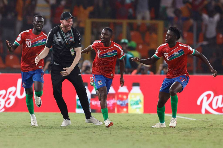 Gambia membalas lewat gol dari kaki kiri Ablie Jallow yang menerobos masuk kotak penalti untuk menyambut umpan lambung Fadera di menit 72 dan menyamakan kedudukan menjadi 1-1.