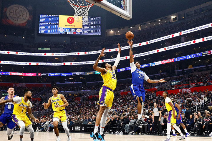 Kawhi Leonard mencetak 25 poin dan James Harden menambahkan 23 poin saat penampilan impresif Clippers baru-baru ini berlanjut dengan kemenangan ketiga berturut-turut.