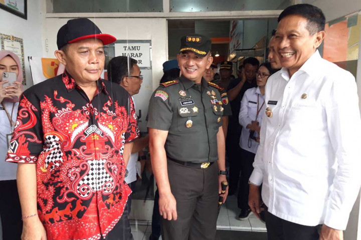 Karena itu, kesehatan dan jumlah personel linmas yang memadai menjadi yang utama.
