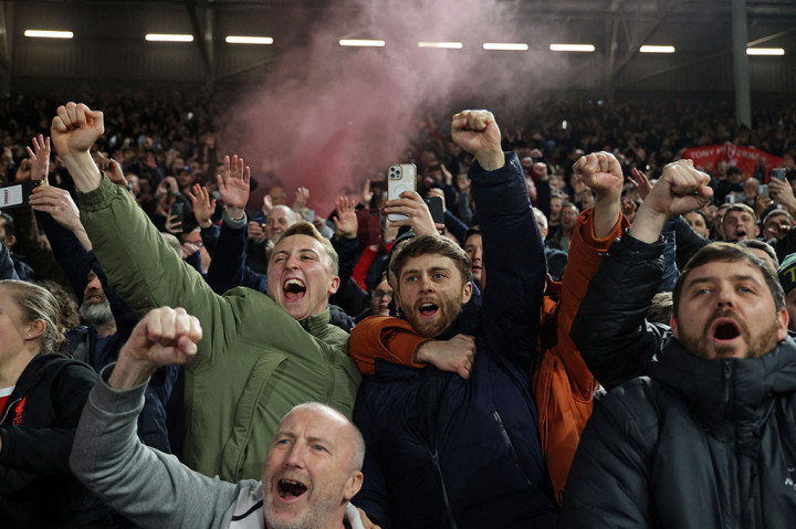 Liverpool melaju ke final Carabao Cup untuk bertemu Chelsea dengan  unggul agregat 3-2 berkat kemenangan 2-1 di leg pertama.