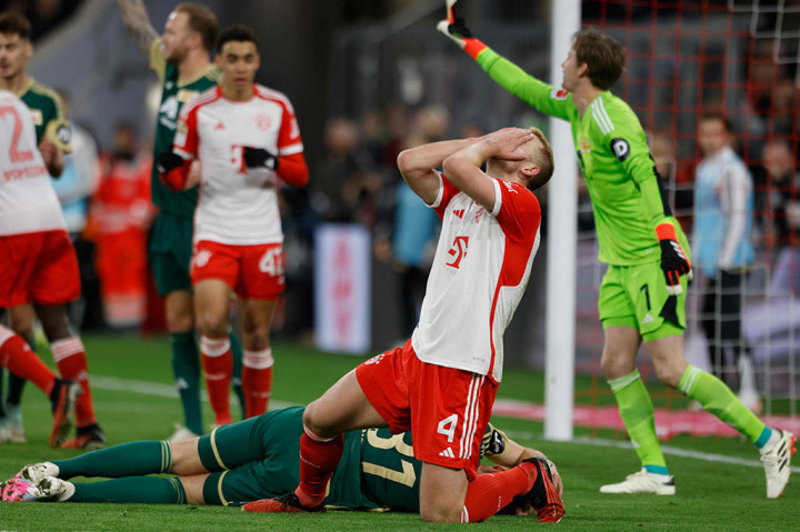 Union Berlin mengejutkan Bayern dengan menciptakan peluang hanya beberapa saat setelah pertandingan dimulai. Bola sapuan Matthijs de Ligt jatuh di jalur Kevin Volland lalu diteruskan dengan tendangan voli. Sayang bola masih melambung.