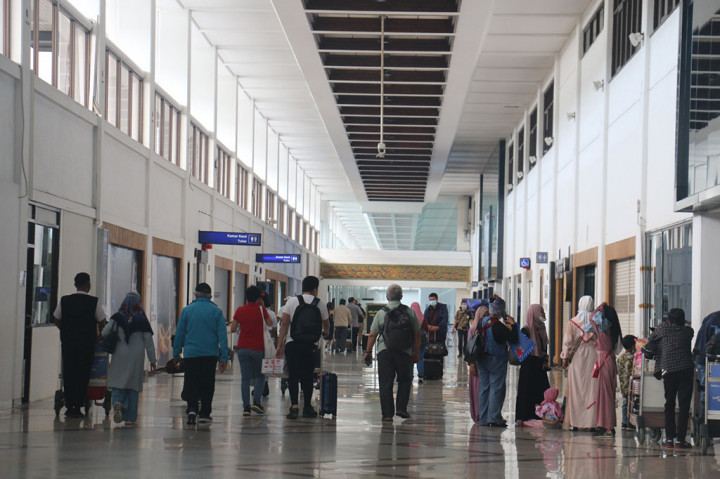 Sisyani Jaffar menjelaskan, di awal tahun ini dua maskapai menambah beberapa rute penerbangan domestik. Di bulan Januari ini terdapat lima penambahan baik rute baru maupun reaktivasi dan satu frekuensi penerbangan. Pertama itu Lion Air, dimana sejak pertengahan bulan ini telah reaktivasi kembali beberapa rute yaitu Pekanbaru, Padang, Ternate, Ambon dan Kendari. Kemudian Pelita Air juga membuka rute baru menuju Balikpapan sejak 22 Januari kemarin, dimana ini menambah frekuensi penerbangan menuju Balikpapan dari Surabaya.