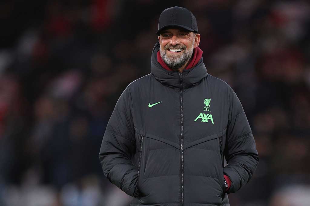 Kontrak Klopp bersama Liverpool baru akan berakhir Juni 2026. Namun, pelatih asal Jerman itu mengaku kehabisan tenaga untuk terus melatih Liverpool. Klopp masih akan melatih The Reds hingga akhir musim 2023/24 sebelum mengakhiri masa jabatan manajerialnya selama delapan setengah tahun yang gemilang bersama klub Marseyside tersebut.