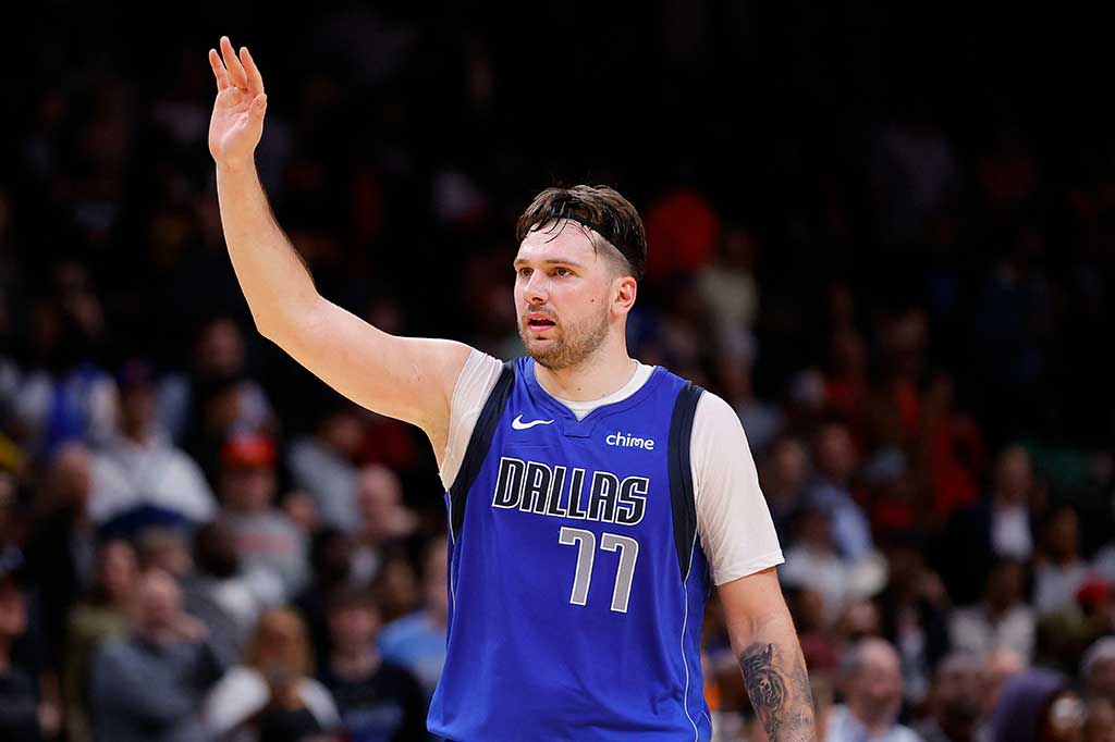 Upaya rekor franchise Doncic mendorongnya ke wilayah elit NBA. Hanya Wilt Chamberlain dan Kobe Bryant yang mencetak poin lebih banyak dalam satu pertandingan. Chamberlain dengan rekor liga 100 poin pada 1962 dan Bryant dengan 81 poin pada tahun 2006. Chamberlain juga memiliki performa 78 poin dan dua kali 73 poin, angka yang juga dicapai oleh David Thompson dan sekarang, Doncic.