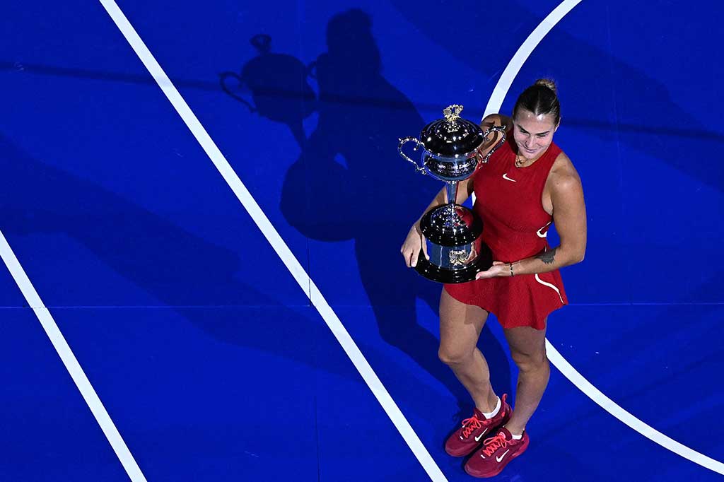 Penampilan gemilang itu sekaligus melengkapi pameran dominasi dan kekuatan Sabalenka dalam sepekan terakhir. Sabalenka memenangi gelar Australian Open 2024 tanpa kehilangan satu set pun sepanjang tujuh pertandingan yang ia mainkan.