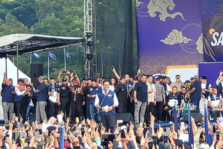 Pada kesempatan itu, Anies Baswedan menilai Jabar luar biasa dengan banyaknya massa yang hasdir pada kampanye akbar ini.