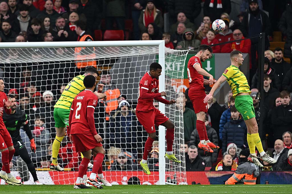 Liverpool kian menjauh pada menit ke-53. Diogo Jota berhasil mencatatkan namanya di papan skor setelah memperdaya Long.