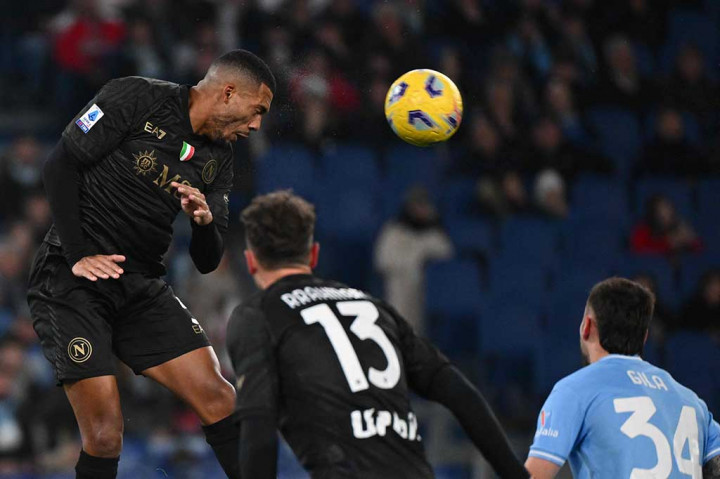 Satu-satunya momen kegembiraan mereka terjadi hampir setelah jeda ketika tendangan salto indah Valentin Castellanos dianulir karena offside.
