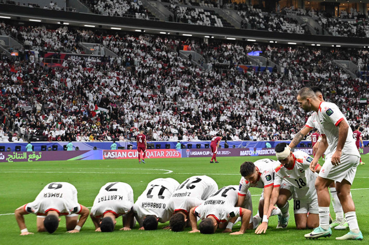 Pertandingan berlangsung cukup alot dari awal laga. Dan Palestina berhasil unggul lebih dulu pada menit ke-37 lewat Oday Dabbagh.