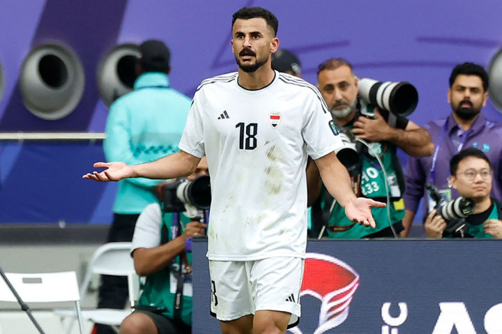 Petaka bagi Irak karena setelah gol itu, mereka harus bermain dengan sepuluh orang setelah pencetak gol Hussein mendapatkan kartu kuning kedua bagi sang striker gara-gara selebrasi provokatif. 