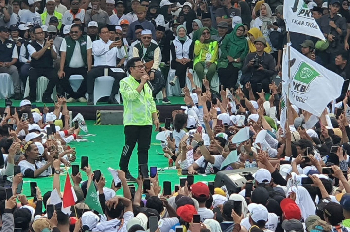 Cak Imin juga menekankan bakal memberantas mafia pupuk. Program ini sejalan supaya petani terhindar dari mahalnya dan sulitnya mendapat pupuk. 