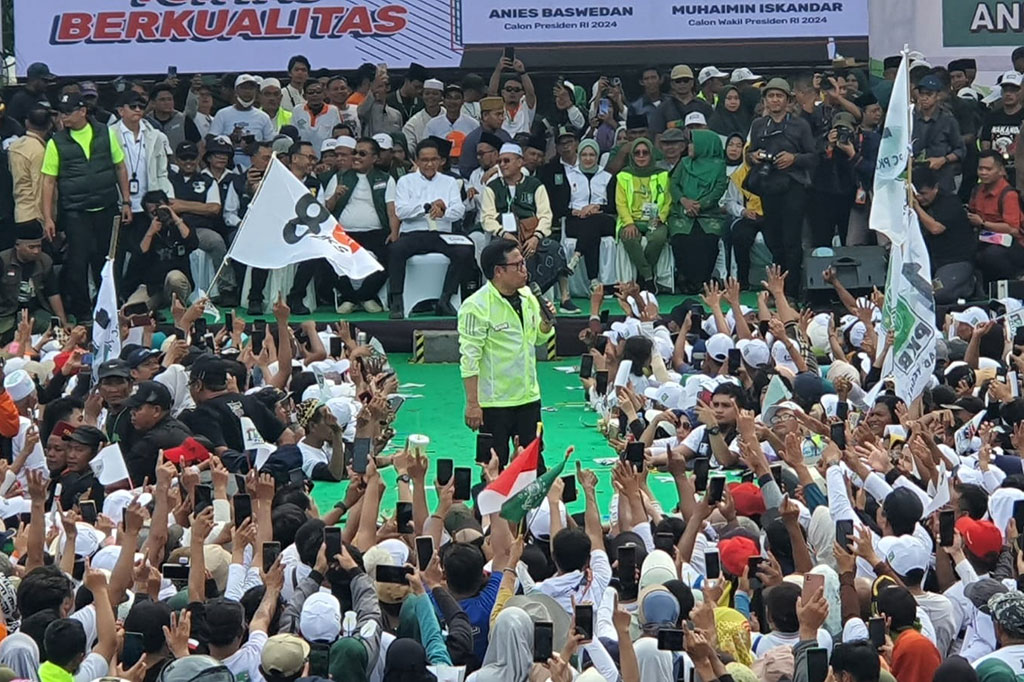Cak Imin juga menjanjikan perluas lapangan pekerjaan. Anies dan Muhaimin berencana membuka 15 juta lapangan kerja. 