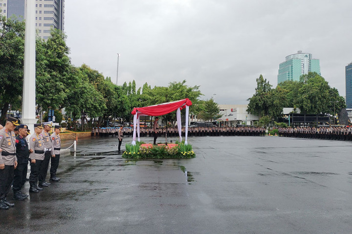 Polda Metro Jaya melaksanakan apel gelar pasukan pengecekan petugas bantuan kendali operasi (BKO) pengamanan tempat pemungutan suara (TPS) Pemilu 2024. Kegiatan ini dilakukan dalam rangka mengecek kesiapan anggota dan perlengkapan menjelang hari pemungutan suara Rabu, 14 Februari 2024.