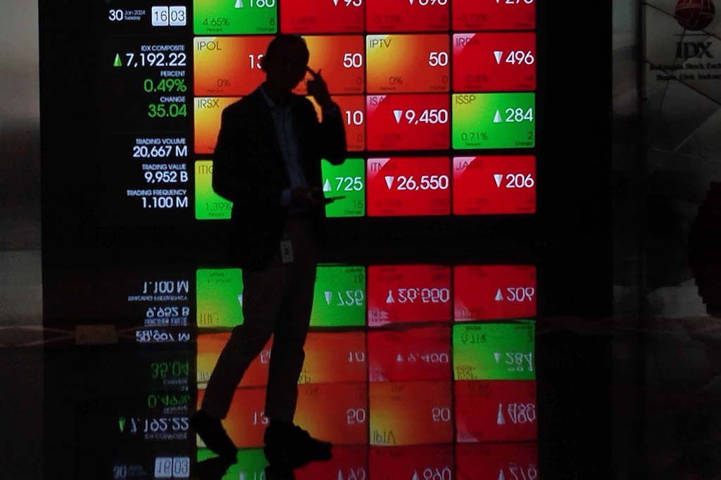 Indeks Harga Saham Gabungan (IHSG) Bursa Efek Indonesia (BEI) pada Selasa sore ditutup menguat di tengah pelaku pasar masih mencermati arah kebijakan bank sentral Amerika Serikat (AS) The Federal Reserve.