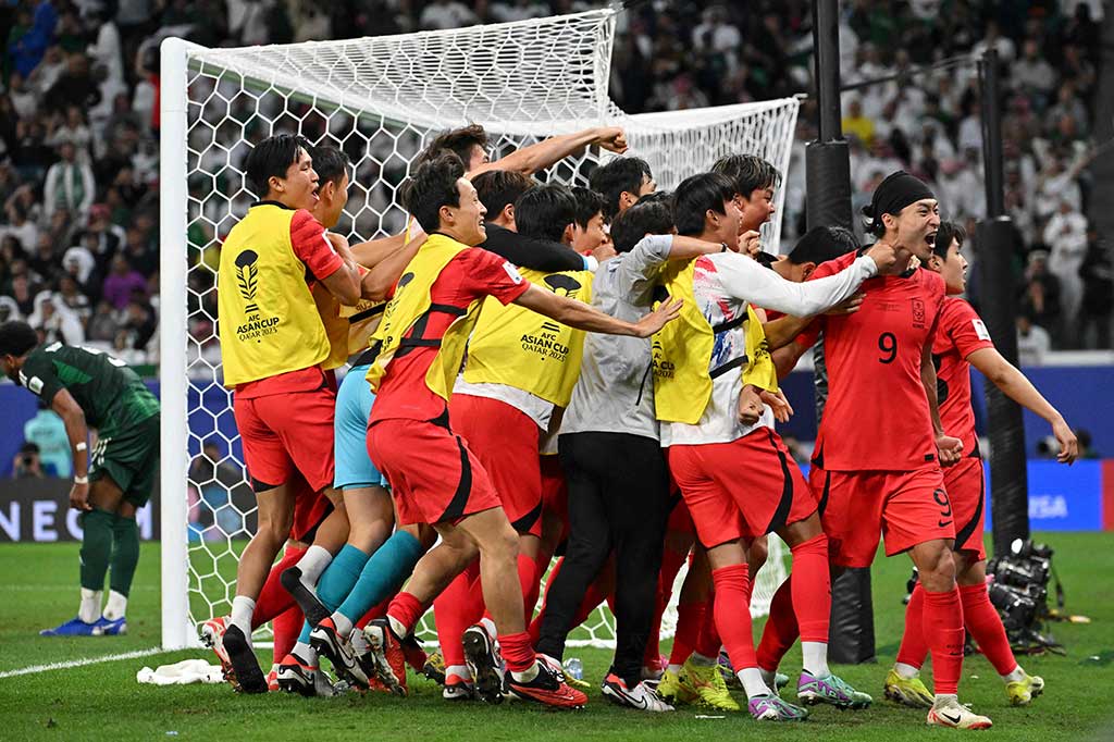 The Taeguk Warriors kemudian menyamakan kedudukan ketika laga memasuki waktu tambahan, tepatnya menit 90+9 lewat sundulan Cho Gue-sung memanfaatkan umpan Seol. Waktu normal berkesudahan dengan skor imbang 1-1.
