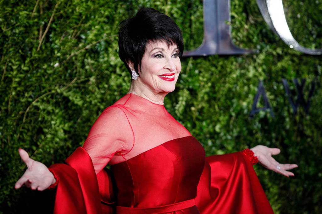 Chita Rivera -- penyanyi, penari dan aktris yang meramaikan panggung Broadway selama enam dekade dalam acara seperti 'West Side Story' dan 'Chicago' sebagai salah satu penghibur terkemuka di generasinya -- meninggal, Selasa, 30 Januari 2024. Rivera meninggal di usia 91 tahun.
