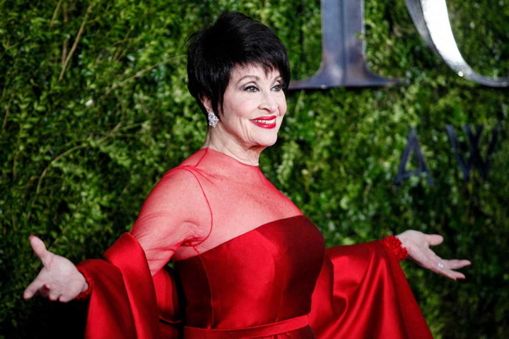 Chita Rivera -- penyanyi, penari dan aktris yang meramaikan panggung Broadway selama enam dekade dalam acara seperti 'West Side Story' dan 'Chicago' sebagai salah satu penghibur terkemuka di generasinya -- meninggal, Selasa, 30 Januari 2024. Rivera meninggal di usia 91 tahun.