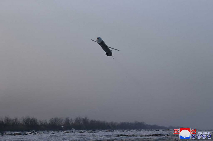 KCNA mengatakan latihan itu dimaksudkan untuk memeriksa postur serangan balik cepat tentara serta meningkatkan kemampuan serangan strategisnya.