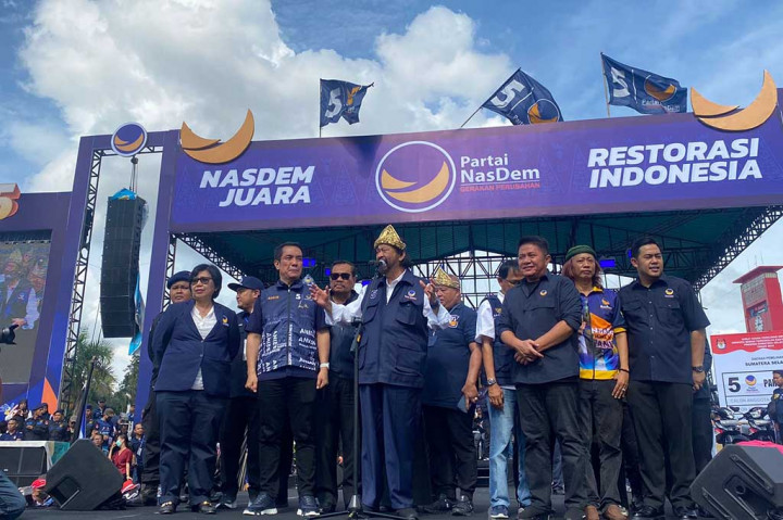Ketua Umum Partai NasDem Surya Paloh menggelar kampanye akbar di Palembang, Sumatra Selatan, Rabu, 31 Januari 2024. Dalam orasinya, Surya menekankan untuk mengawal proses demokrasi yang terus berjalan di Tanah Air.