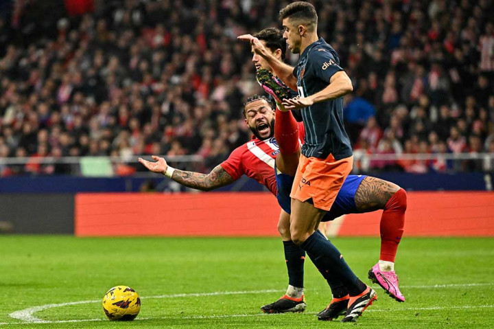 Valencia mengatakan bek tengah berusia 33 tahun itu telah mencapai kesepakatan untuk mengakhiri kontraknya dengan klub.