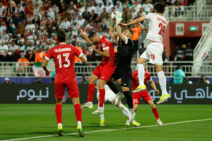 Tidak ada gol yang tercipta di sisa babak kedua dan laga harus dilanjutkan ke babak extra time. Namun pada dua babak extra time kedua tim juga gagal mencetak gol, sehingga penentu pemenang harus dilakukan lewat adu penalti. 