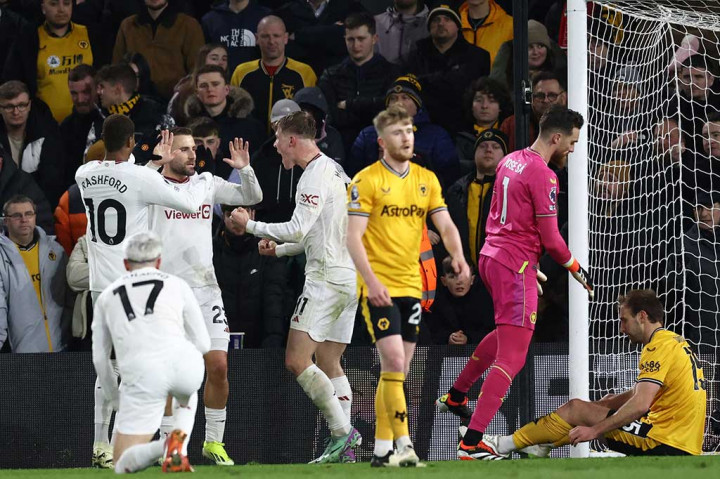 Setan Merah sukses menggandakan keunggulan menjadi 2-0 pada menit ke-22 lewat sontekan Rasmus Hojlund yang meneruskan umpan silang Luke Shaw.