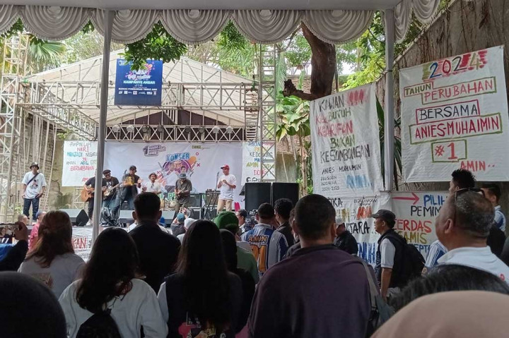 Menurut Sudirman, akan banyak artis papan atas menghadiri kampanye Akbar capres-cawapres nomor urut 1 di JIS. Meski dia belum bisa memastikan sosok artis tersebut. 