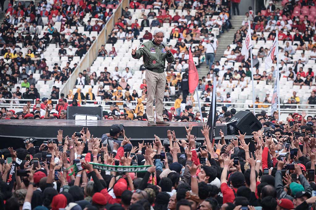 Sementara itu, lanjut Ganjar, momen mundurnya calon wakil presiden Mahfud MD dari posisi menteri koordinator bidang politik, hukum, dan keamanan (menko polhukam) di Kabinet Indonesia Maju juga merupakan wujud etika. Begitu pula terhadap Basuki Tjahaja Purnama atau Ahok yang mundur dari jabatan komisaris utama PT Pertamina (Persero) karena ingin memberikan dukungan politik bagi pasangan calon Ganjar-Mahfud.