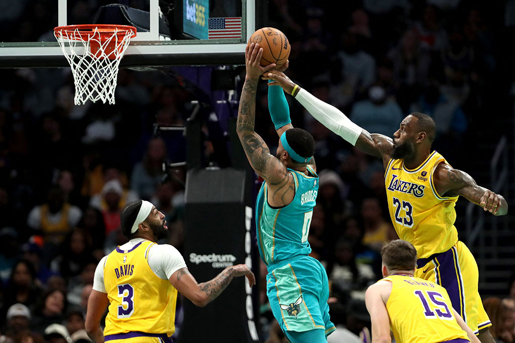 Permainan Hornets sebenarnya tidak buruk. Miles Bridges mencetak angka tertinggi dalam kariernya yaitu 41 poin.