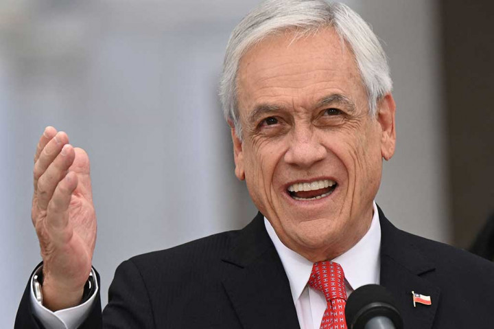 Mantan Presiden Chile Sebastian Piñera, meninggal pada Selasa, 6 Februar, 2024 dalam kecelakaan helikopter di Lago Ranco, kawasan liburan, 920 km selatan Santiago.