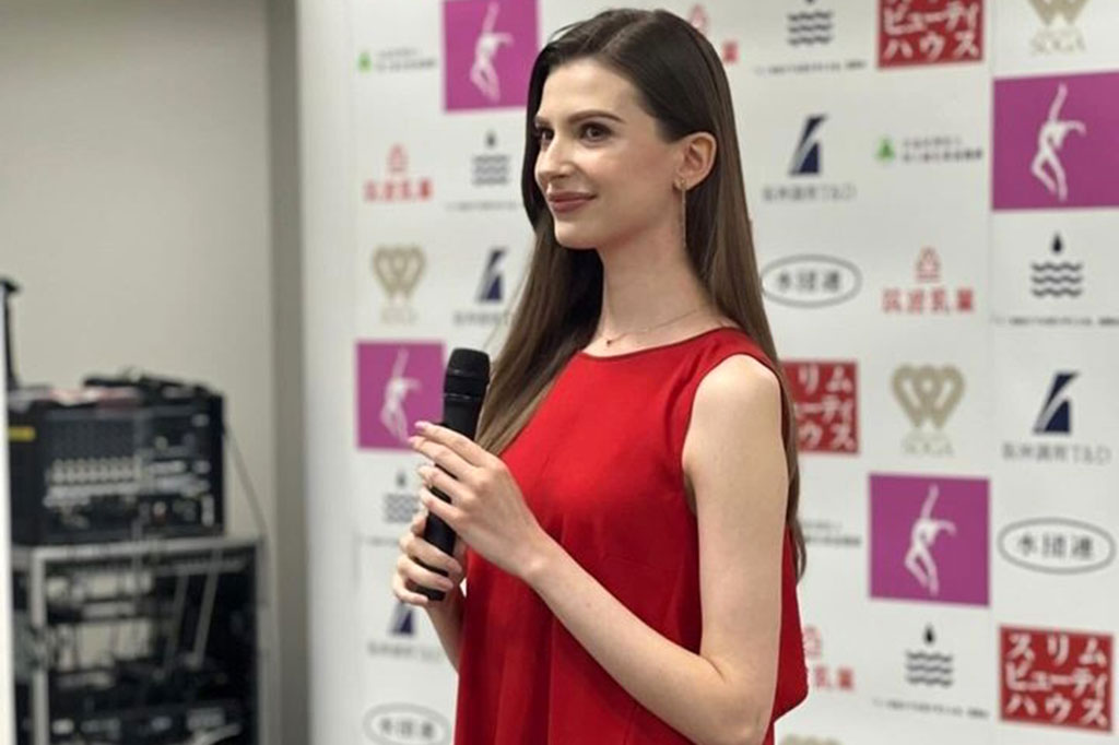 Kemudian sebuah skandal muncul mengenai kehidupan pribadinya setelah majalah mingguan Shukan Bunshun melaporkan tentang hubungan di luar nikahnya -- sebuah larangan bagi para kontestan kontes kecantikan, yang berpegang pada standar moral yang sangat bersih.