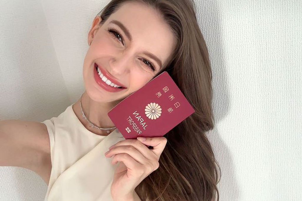 Karolina Shiino dinobatkan sebagai Miss Jepang pada 22 Januari 2024, pertama kali memicu perdebatan setelah beberapa kelompok sayap kanan mempertanyakan gelar yang diberikan kepada warga negara Jepang yang dinaturalisasi. Shiino pindah ke Jepang pada usia sekitar lima tahun.