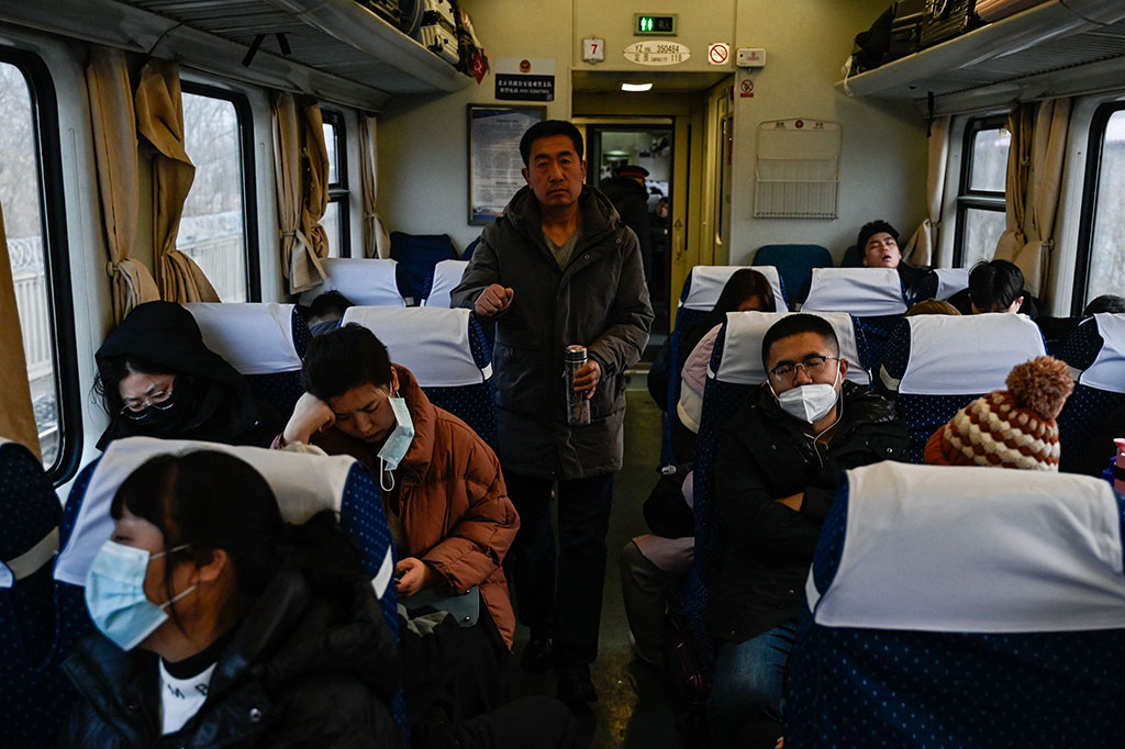 Tahun Baru Imlek 2024 jatuh pada 10 Februari, yang merupakan tahun Naga Kayu. Dalam kebudayaan Tiongkok, Naga Kayu dipercaya memiliki penuh energi, melambangkan keberuntungan, kesuksesan, dan impian untuk mengubah dunia.