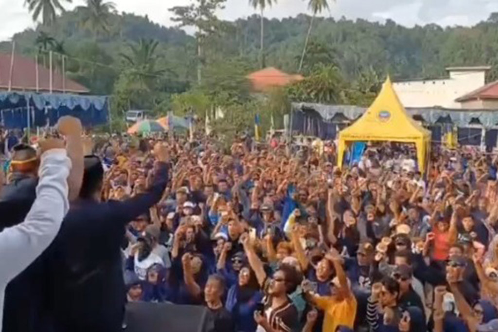 Kampanye Akbar Capres dan Cawapres nomor urut 1 oleh DPD Partai NasDem di Kabupaten Halmahera Tengah, Provinsi Maluku Utara dibanjiri ribuan pendukung. Kampanye tersebut menyosong slogan 'Jemput Takdir Perubahan, AMIN Menang Halmahera Tengah Sejahtera'.