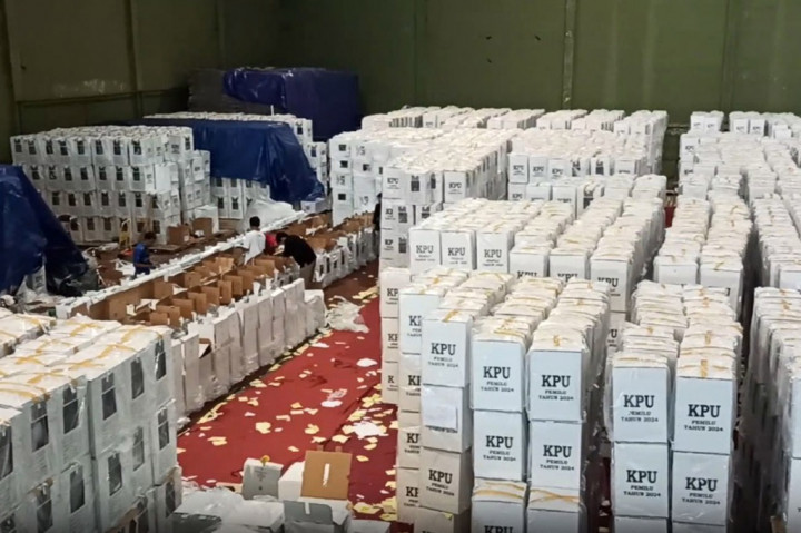 Persiapan logistik Komisi Pemilihan Umum (KPU) Kabupaten Temanggung, Jawa Tengah, untuk pelaksanaan Pemilu 2024 telah mencapai 90 persen. KPU temanggung terus kebut persiapan logistik agar dapat segera didistribusikan ke tingkat PPK dan TPS.