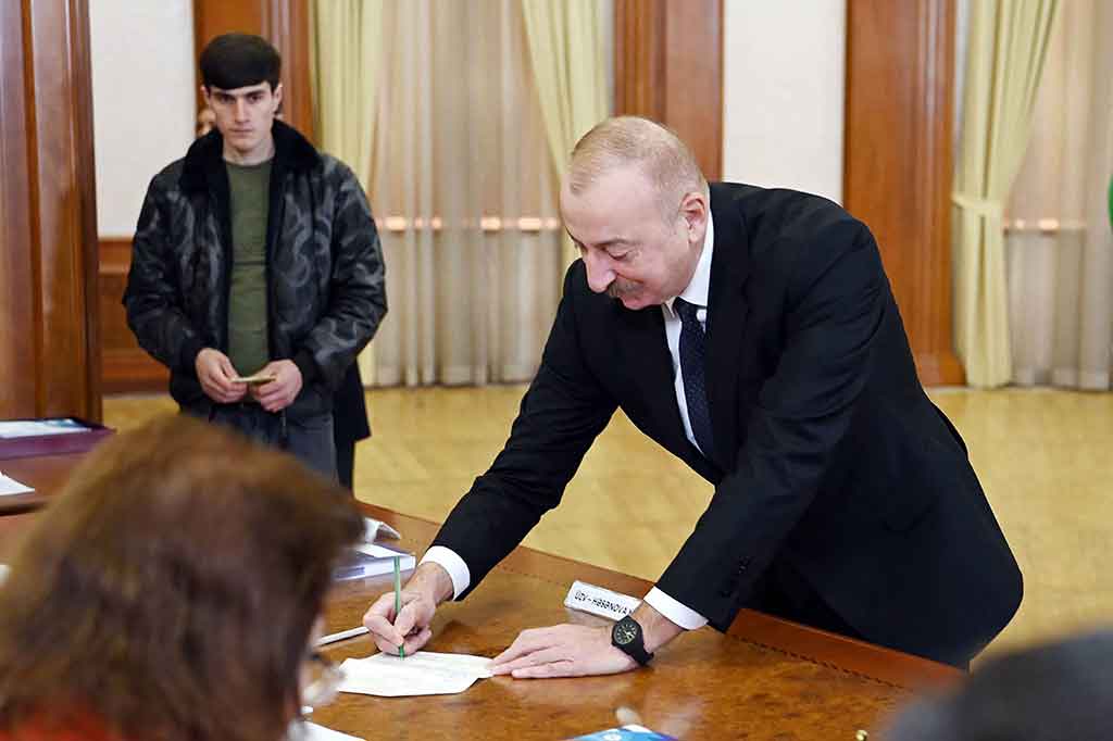 Panahov mengungkapkan, hasil pemilu dari 6.102 tempat pemungutan suara (TPS) dari 6.537 TPS (93,35 persen) di 125 daerah pemilihan sudah diserahkan ke KPU. Ia menyoroti, jumlah suara sah yang dihitung sesuai protokol tersebut berjumlah 4.651.473 suara.