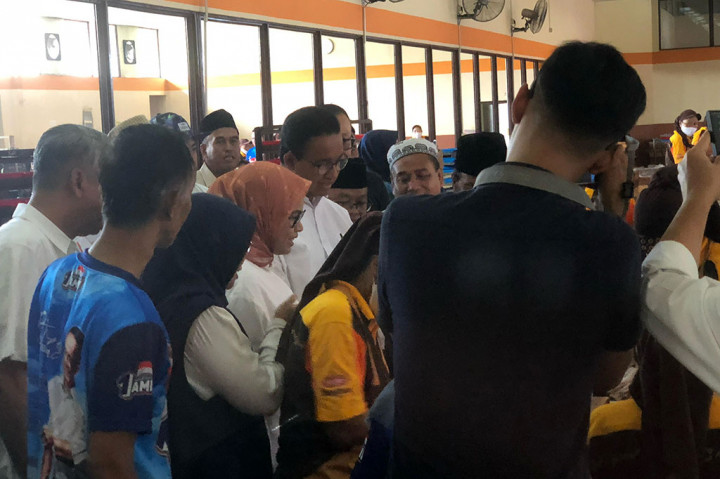 Oleh karena itu, Anies berjanji akan memperhatikan para pelaku usaha dodol ini, mulai dari permodalan, permudahan perizinan, sehingga mereka mudah untuk memasarkan produk unggulan Garut tersebut. Selain dodol, Anies pun akan memperhatikan potensi domba Garut yang nantinya akan melakukan kerja sama asosiasi.