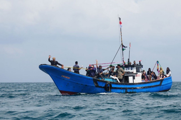 Dalam adat khanduri laot pihaknya sudah menyurati para panglima laot terkait pemberitahuan pantangan melaut. Dalam surat edaran yang diteken tersebut mengimbau kepada para nelayan terkait pantangan melaut pada tanggal 8 hingga 10 Februarri 2024.