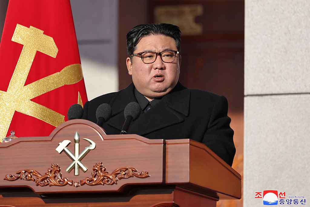 Pemimpin Korea Utara Kim Jong Un telah berjanji bahwa Pyongyang tidak akan ragu untuk menghabisi Korea Selatan jika diserang. Hal itu dikatakan media pemerintah pada hari Jumat, 9 Februari 2024, ketika hubungan antara negara bertetangga tersebut mencapai titik terendah.