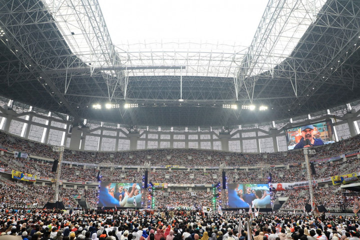 Massa Kampanye Akbar Anies Baswedan-Muhaimin Iskandar (AMIN) sudah memadati Jakarta International Stadium (JIS), Jakarta Utara, Sabtu, 10 Februari 2024. Kedatangan mereka untuk menunjukkan perubahan yang sangat dibutuhkan Indonesia.