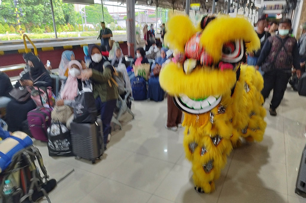 Selain atraksi Barongsai, kegiatan juga dimeriahkan dengan sapa pelanggan bersama Barongsai dan pemberian angpao undian menarik kepada pelanggan di stasiun dan KA. Daop 6 Yogyakarta sendiri telah memasang pernak-pernik Imlek yang telah dipasang di Stasiun Yogyakarta sejak 4 hari lalu guna menghibur para pelanggan.