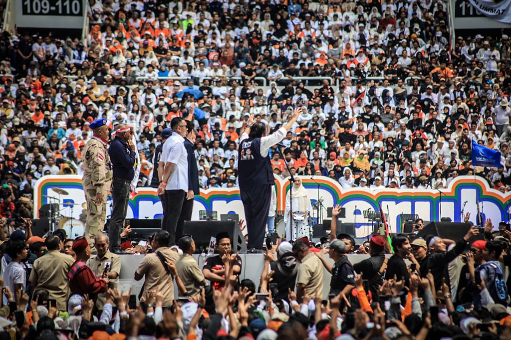 Kepada Anies, ia berharap, bangsa Indonesia bisa berubah menjadi lebih baik. Karena bangsa Indonesia saat ini telah jauh tertinggal dari bangsa lain. 