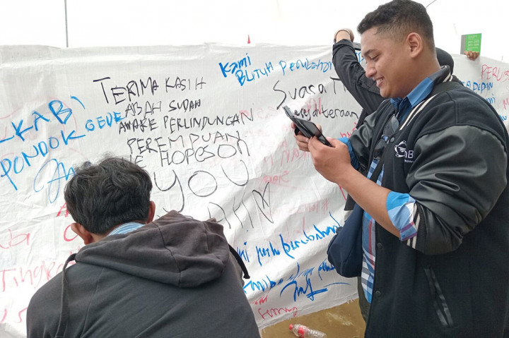 Koordinator Gerakan Satu Juta Spanduk Rakyat, Zulfahmi mengatakan hal ini ia lakukan untuk ikut meramaikan acara Kumpul Akbar dalam rangka kampanye AMIN. Dia menyediakan spanduk kosong sepanjang 1 km untuk bisa ditulis oleh peserta kampanye Akbar tersebut.