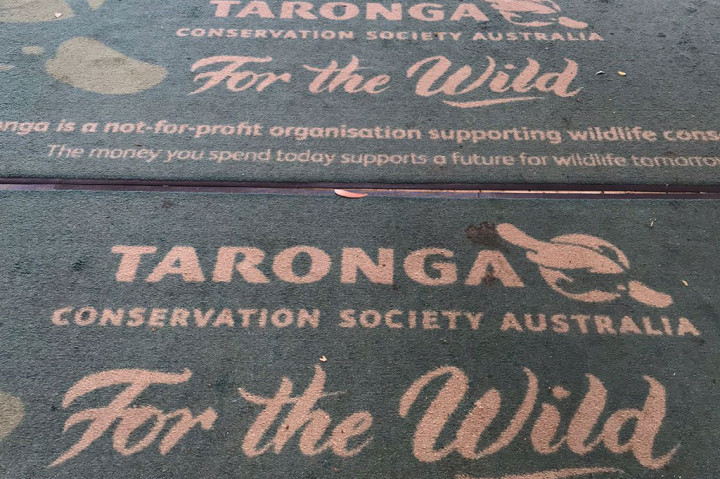 Mengunjungi Sydney, kurang afdol jika Anda tidak melihat langsung hewan-hewan asli Australia. Kebun Binatang Taronga di Sydney, bisa menjadi pilihan untuk menikmatinya. Di kebun binatang tersebut Anda bisa melihat berbagai koleksi beraneka ragam flora dan fauna.