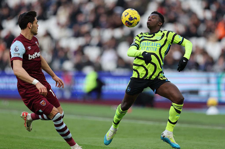 Arsenal berpesta setengah lusin gol di kandanga West Ham United saat mereka membawa pulang kemenangan 6-0 dari pertandingan Liga Inggris di Stadion London, Minggu, 11 Februari 2024 malam.