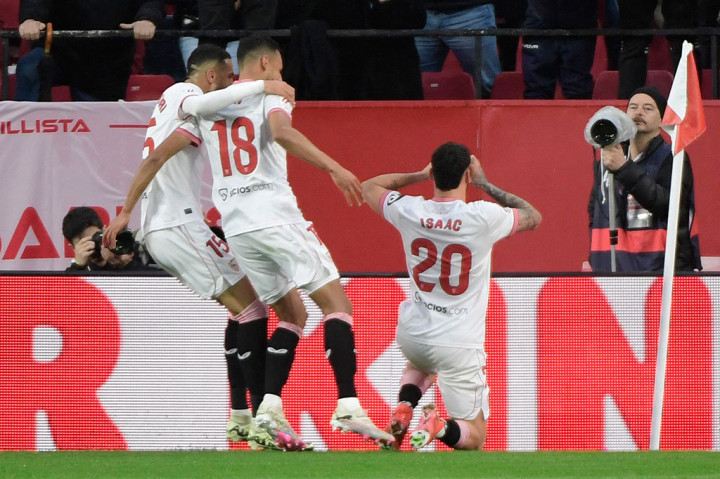 Palanganas (julukan tim Sevilla) secara mengejutkan membuka keunggulan lewat gol Romero saat laga baru berjalan 14 menit.