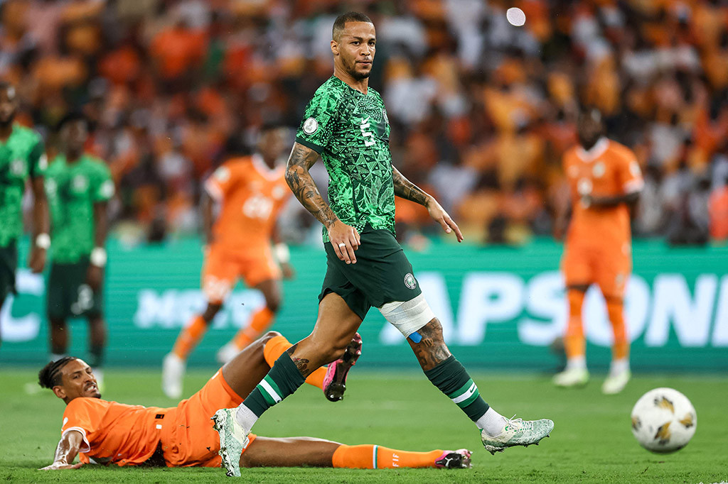 Gol pertama membuka keunggulan Nigeria terjadi pada menit ke-38 lewat bek tengah Nigeria William Troost-Ekong yang menyundul 'si kulit bundar' dari tendangan sudut.
